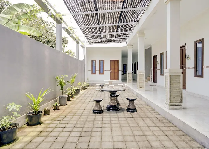 Hotel O Dukuh 2*